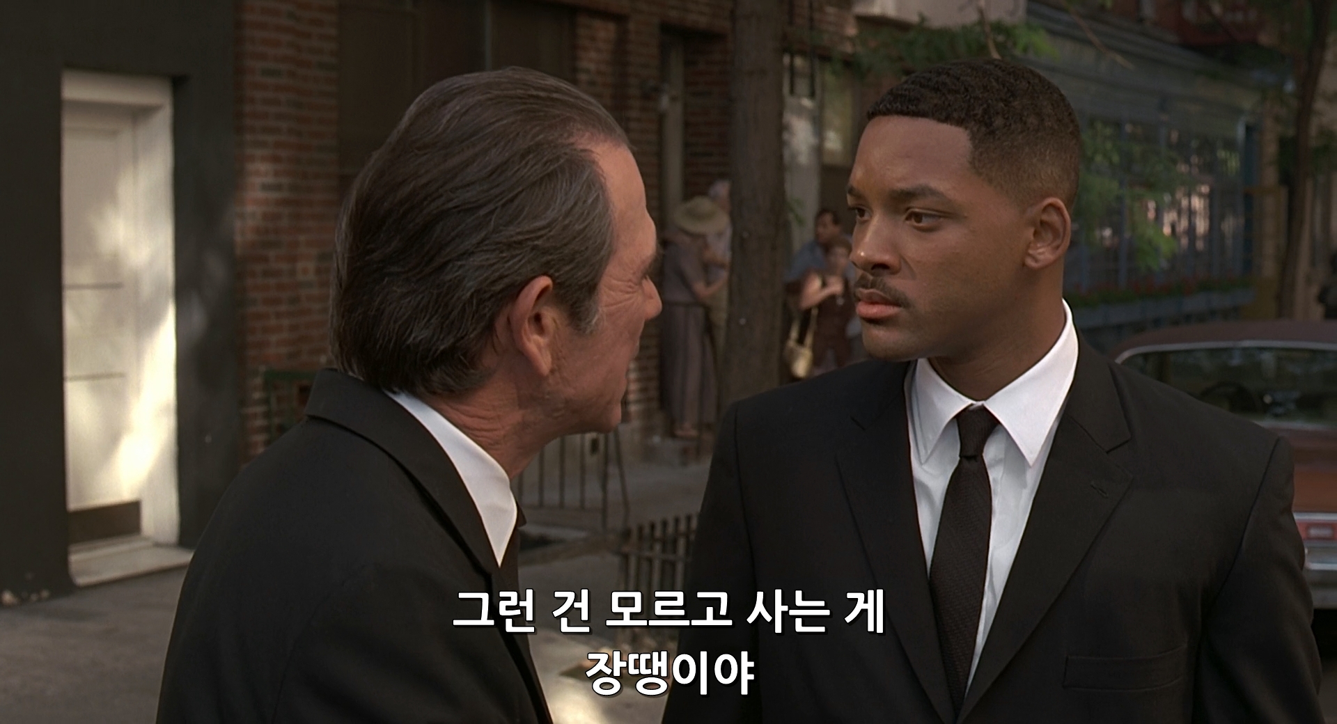 Men.in.Black.1997.RMASTERED.1080p.BluRay.x264.AAC.mkv_003866614.jpg