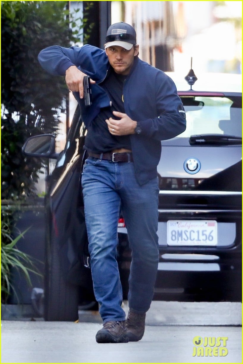 chris-pratt-constance-wu-terminal-list-filming-25.jpg