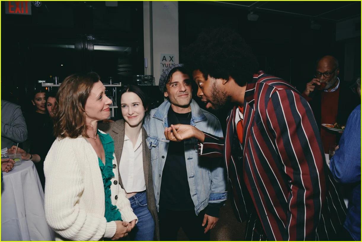 rachel-brosnahan-oscar-isaac-sidney-brustein-opening-09.webp.jpg