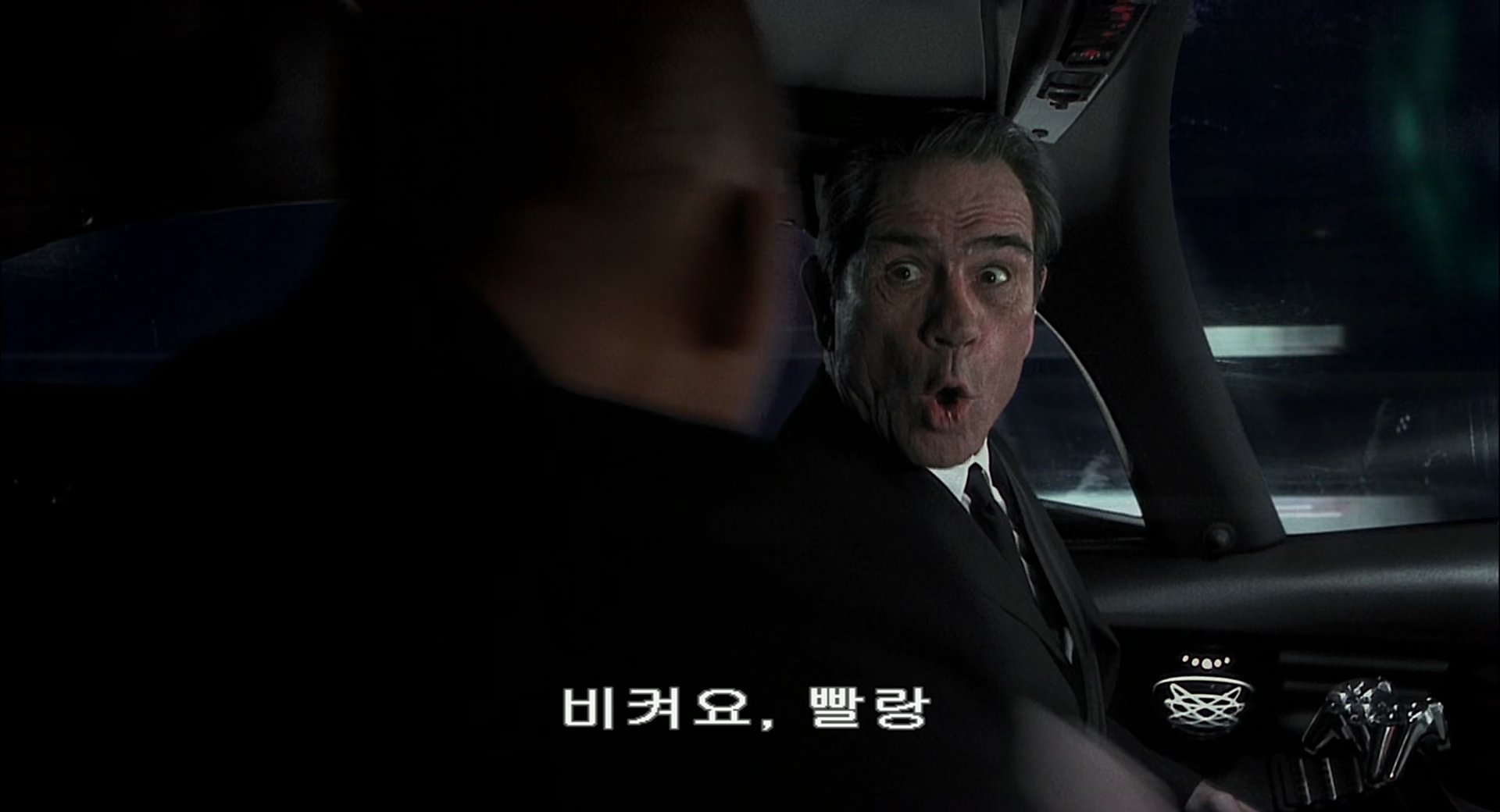 Men in Black II (2002) (1080p BluRay x265 10bit Tigole).mkv_004356435.jpg