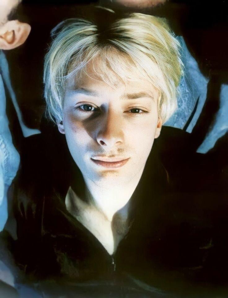 blonde-thom-appreciation-post-3-v0-rkd1cwa5j1fc1.jpg