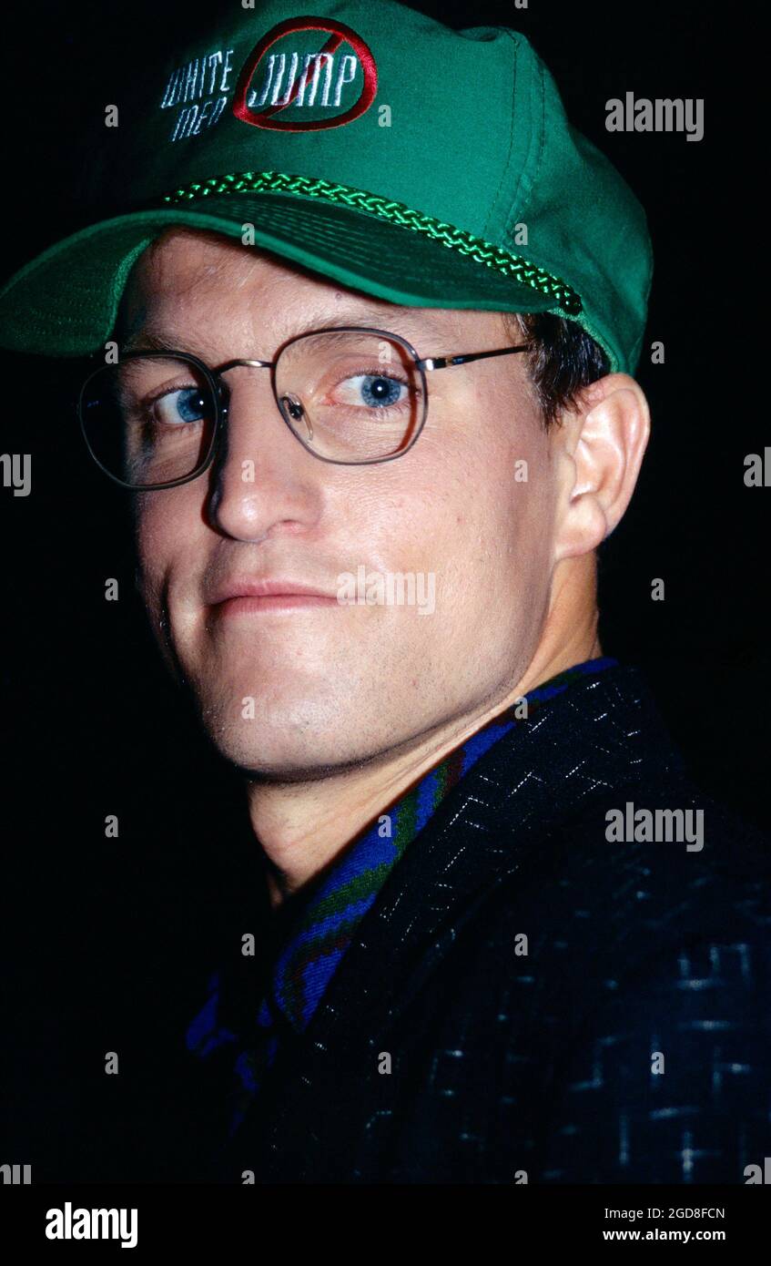 woody-harrelson-in-new-york-city-in-september-1991-photo-credit-henry-mcgeemediapunch-2GD8FCN.jpg