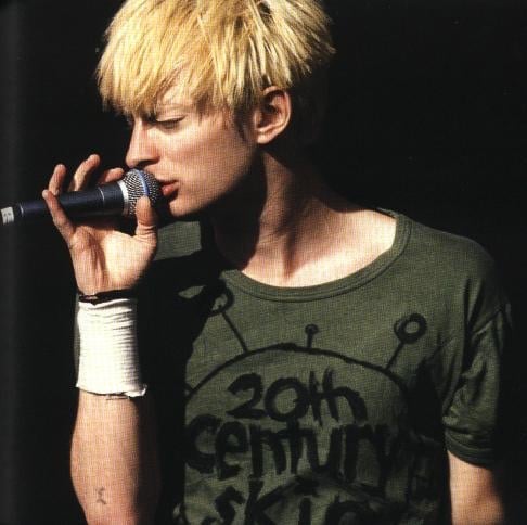 young-thom-yorke-v0-vw3cjb299jsc1.jpg