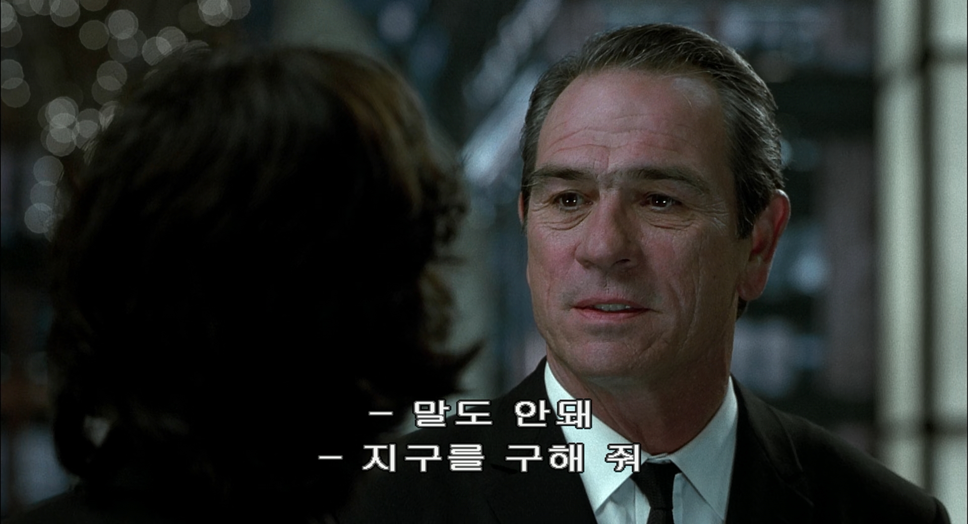 Men in Black II (2002) (1080p BluRay x265 10bit Tigole).mkv_004449904.jpg