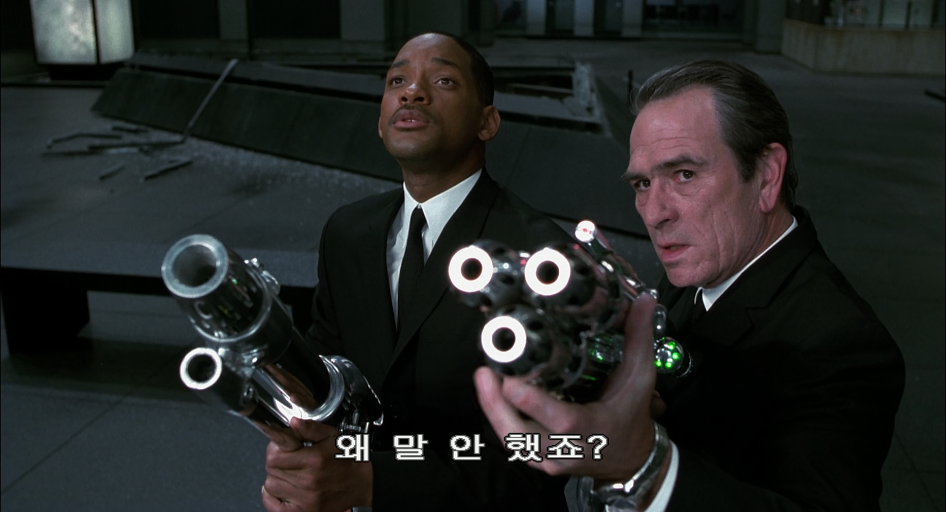 Men in Black II (2002) (1080p BluRay x265 10bit Tigole).mkv_004687641.jpg