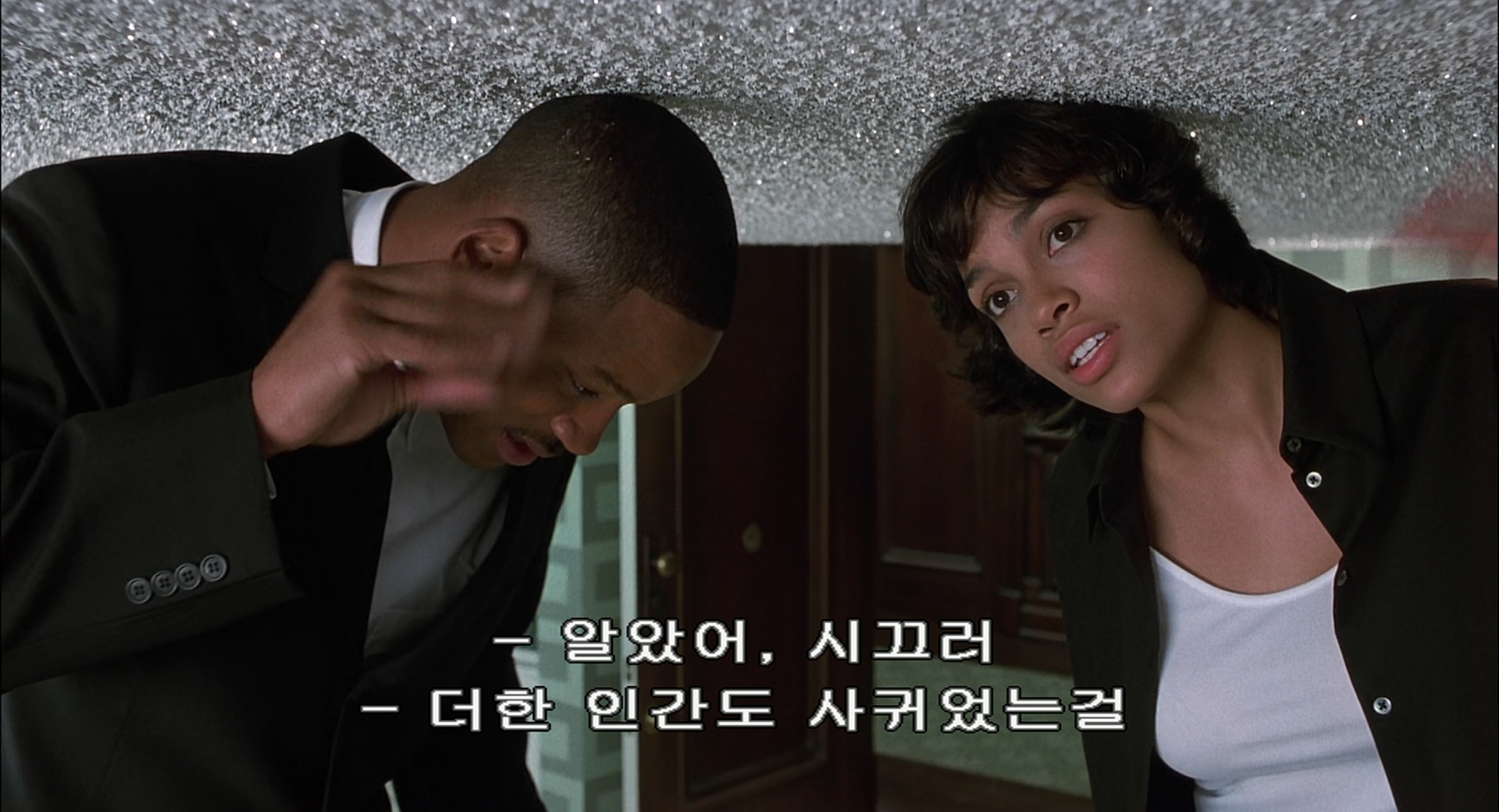 Men in Black II (2002) (1080p BluRay x265 10bit Tigole).mkv_003063936.jpg