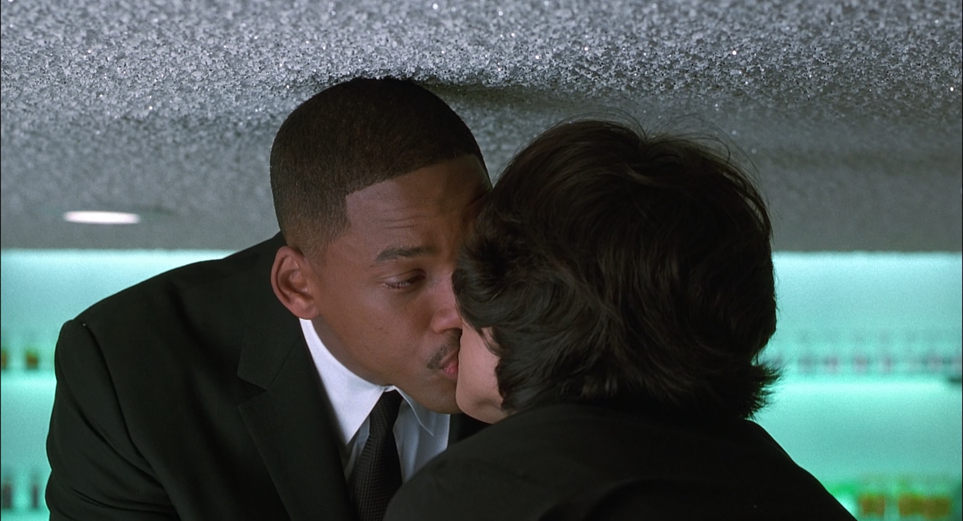 Men in Black II (2002) (1080p BluRay x265 10bit Tigole).mkv_003099596.jpg