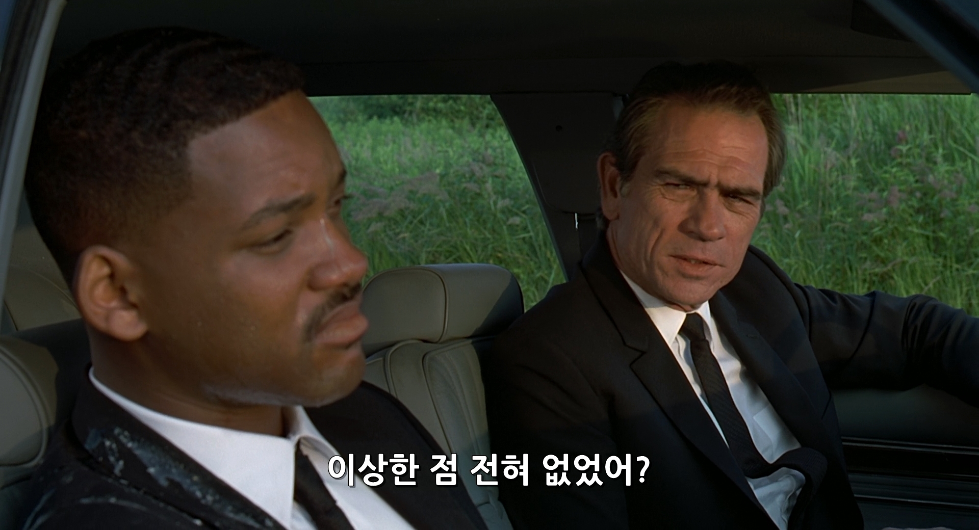 Men.in.Black.1997.RMASTERED.1080p.BluRay.x264.AAC.mkv_002726225.jpg